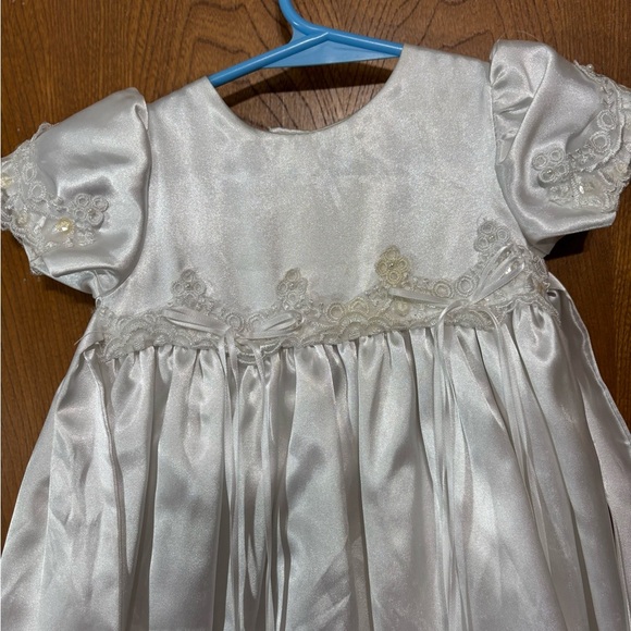 Elegant White Kids Formal Dress - Picture 4 of 6